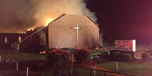 Eine brennende Kirche