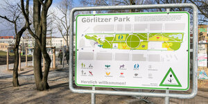 Schild mit Lageplan im Görlitzer Park