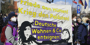 Transparent von DW enteignen auf einer Demonstration Wohnungen für Alle - gegen den Mietenwahnsinn