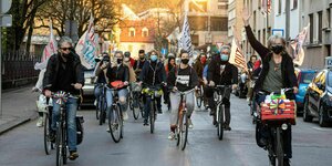 Demonstration auf Fahrrädern