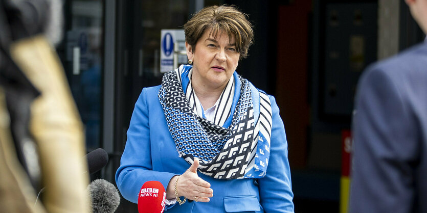 Arlene Foster gibt ein Interview