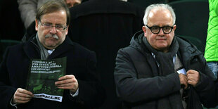 Rainer Koch und Fritz Keller auf der Tribüne