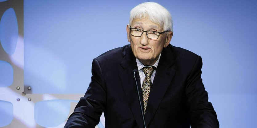 Jürgen Habermas am Rednerpult