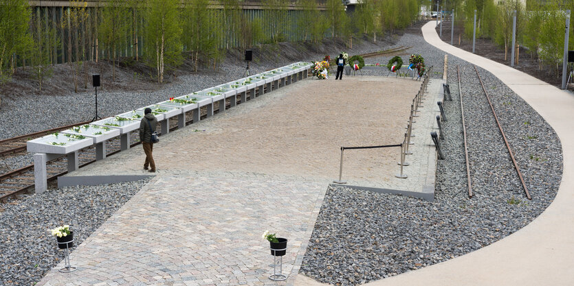 Gedenkstelen am "Hanoverschen Bahnhof" in der Hafencity