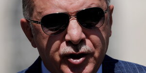 Präsident Erdogan mit Sonnenbrille