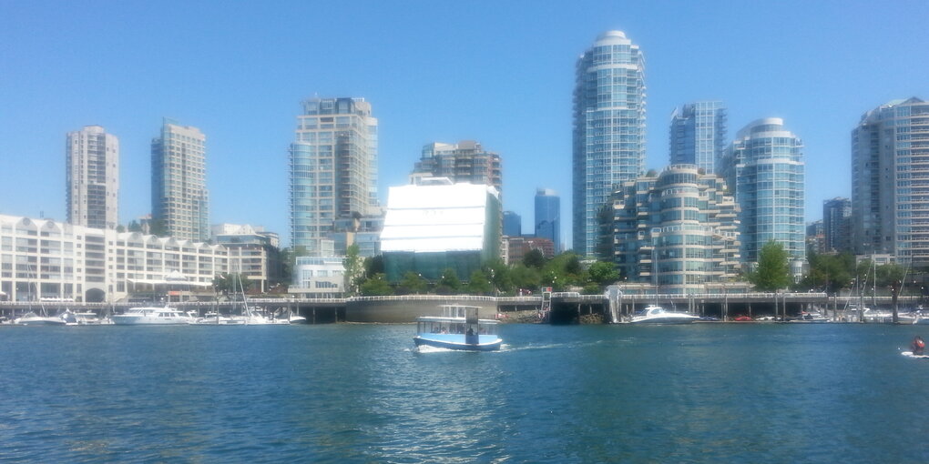 Wasser vor der Skyline von Vancouver.