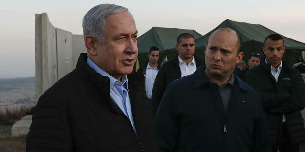 Benjamin Netanyahu und sein Verteidungsminister Naftali Bennett auf den Golan-Höhen