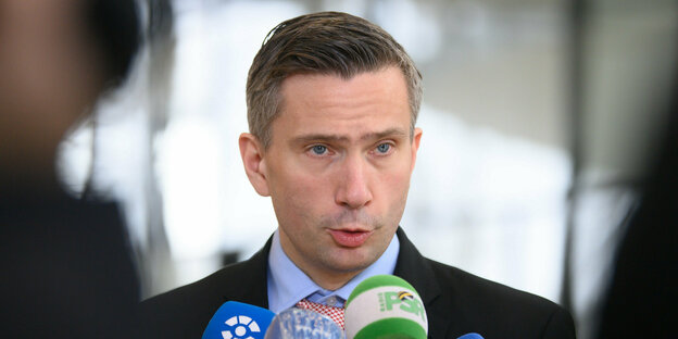 Der sächsische SPD-Chef Martin Dulig bei einem Pressetermin in Dresden