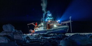 Das Forschungsschiff "Polarstern" in der Arktis.