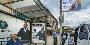 Wahlplakate in Armenien