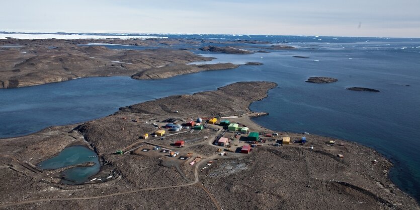 Luftaufnahme Australische Froschungsstation in der Antarktis