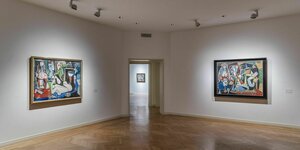 Blick in Ausstellungsraum mit zwei Picasso Gemälden