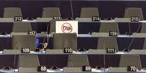 Anti-TTIP-Schild im EU-Parlament