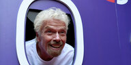 Der britische Geschäftsmann Sir Richard Branson bei der Vorstellung einer Partnerschaft zwischen Virgin Australia und der Branson Kreuzfahrtlinie Virgin Voyages.