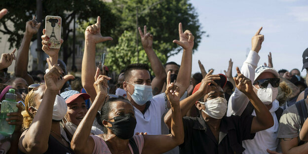 Demonstranten versammeln sich in Havanna