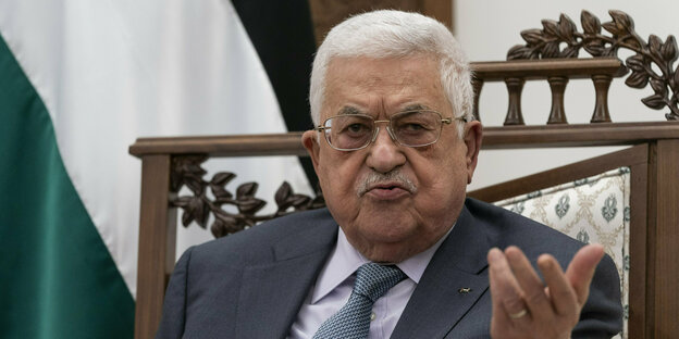 Mahmud Abbas spricht während einer gemeinsamen Erklärung mit US- Außenminister Blinken