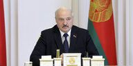 Alexander Lukaschenko im Kabinett