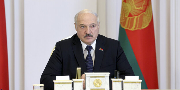 Alexander Lukaschenko im Kabinett