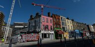 Kräne an einer Baustelle in Dublin