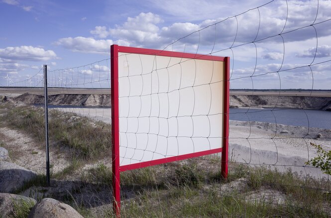 Ein Zaun hindert noch am Zugang, hier entsteht der Cottbuser Ostsee: vom Braunkohletagebau zum größten künstlich angelegten See Deutschlands