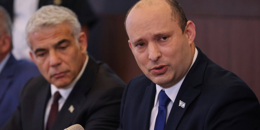 Lapid und Bennett in einer Sitzung