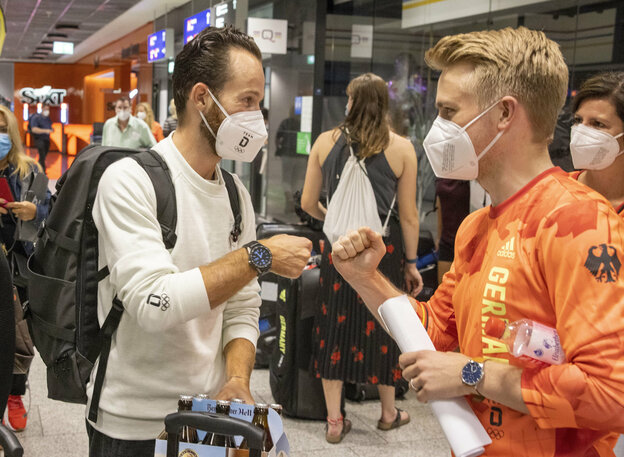 Endlich frei: Radprofi Simon Geschke darf Quarantäne-Hotel und Japan verlassen. Endlich frei: Radprofi Simon Geschke darf Quarantäne-Hotel und Japan verlassen.