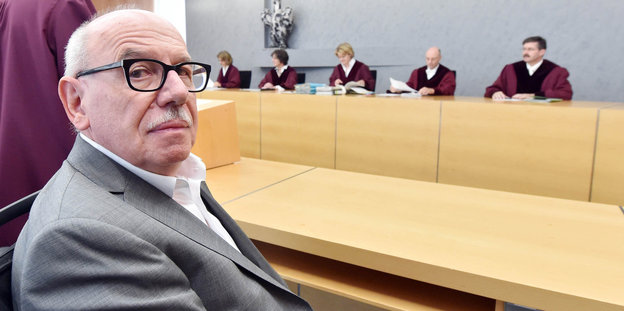 Heribert Schwan sitzt im Bundesgerichtshof
