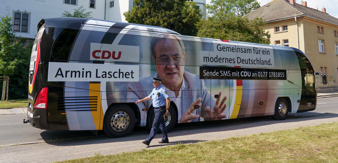 Laschets Wahlkampfbus