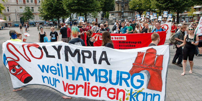 Olympia-Gegner demonstrieren in Hamburg