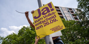 Wahlkampfplakat der Initiative Deutsche Wohnen & Co enteignen