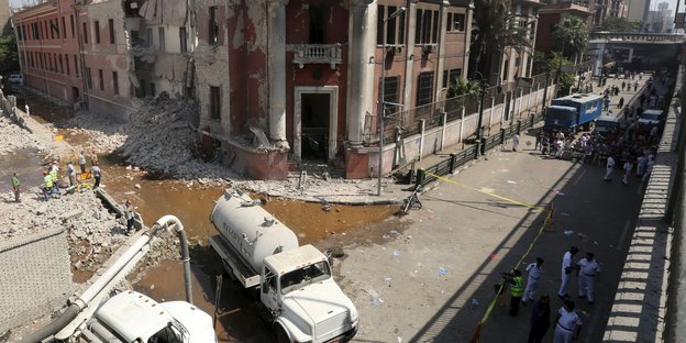 Das italienische Konsulat in Kairo nach dem Anschlag