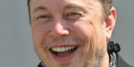 Lachendes Gesicht von Elon Musk