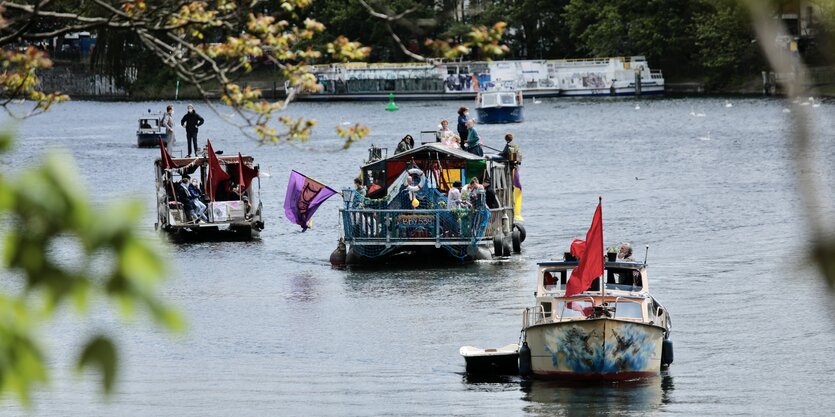 Kulturflöße in der Rummelsburger Bucht