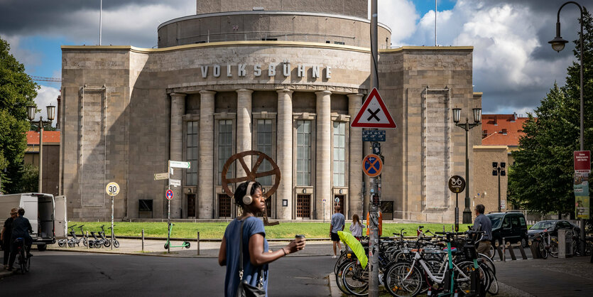 Das Theate Volksbühne am Rosa-Luxemburg-Platz in Berlin-Mitte