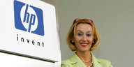 Regine Stachelhaus posiert neben dem HP-Logo