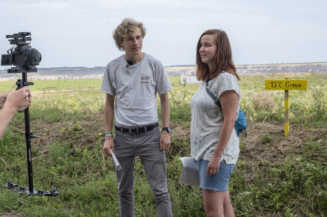 Kathrin Henneberger mit Jakob Blasel, Kandidat für Schleswig-Holstein im Tagebau Garzweiler