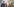Familenfoto mit Vater, Mutter, Kind und Puppe