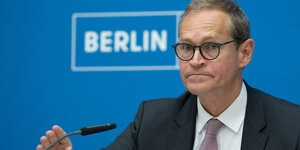 Das Bild zeigt den Regierenden Bürgermeister Michael Müller von der SPD bei der Pressekonferenz nach der Senatssitzung am Dienstag.