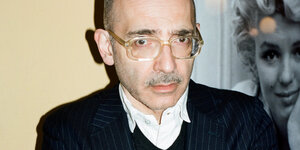 Der Schriftsteller Maxim Biller mit Brille