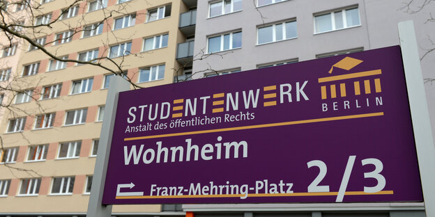 Wohnhäuser des Studentenwerks am Franz-Mehring-Platz am Ostbahnhof.