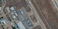 Luftaufnahme vom Flughafen in Masar-e Sharif.