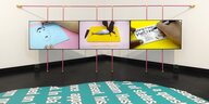 Eine 3-Kanal-Video- und Rauminstallation von Cemile Sahin; am Boden ist englische Schrift zu erkennen, auf den Videos Hände, die zeichnen und Hände, die einen Fisch zerteilen