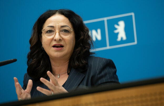 Das Bild zeigt Gesundheitssenatorin Dilek Kalyci (SPD) in der Pressekonferenz nach der Senatssitzung.