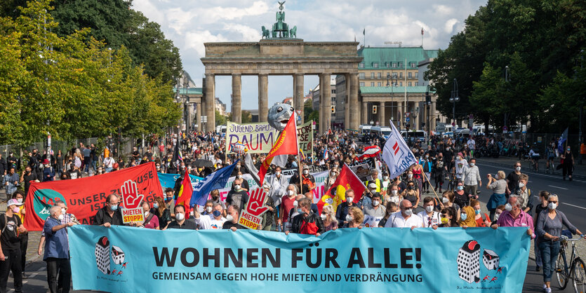 Mieter-Demo vor dem Brandenburger Tor