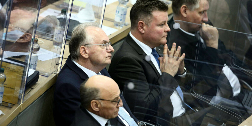 im Landtag in Magdeburg von links: Siegfried Borgardt, Reiner Haseloff, Markus Kurze, Frank Bommersbach