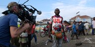 Drejarbeiten im konglesischen Goma: Weißer Kameramann filmt einen Schwarzen