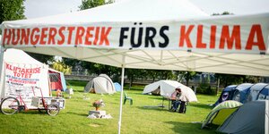 Ein Camp der Klimaaktivist:innen, die sich im Hungerstreik befinden