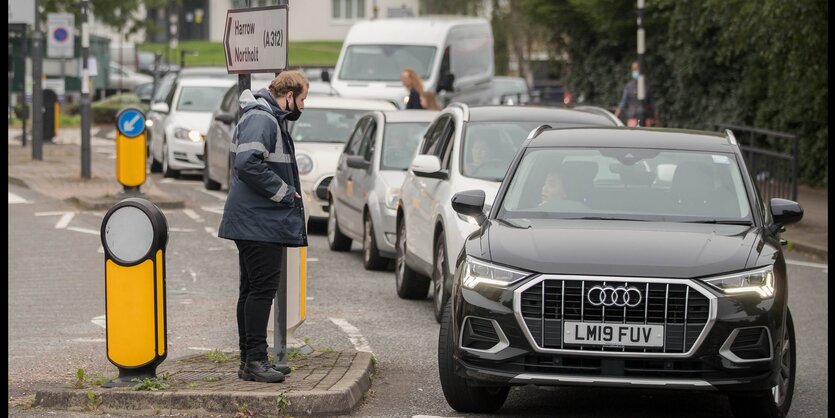 Autos waren auf Betankung.