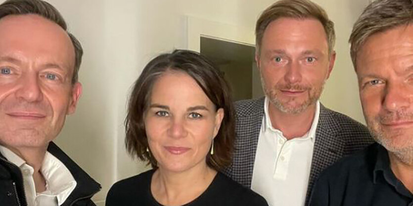 Volker wissing, Annalena Baerbock, Christian Lindner und Robert Habeck auf einem Selfie