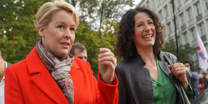 Das Foto zeigt Franziska Giffey von der SPD und die Grünen-Politikerin Bettina Jarasch.